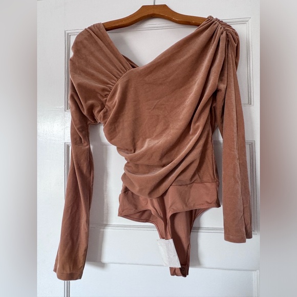 NWT Express Body Contour Velvet Off the Shoulder Bodysuit - size Medium - Picture 7 of 10
